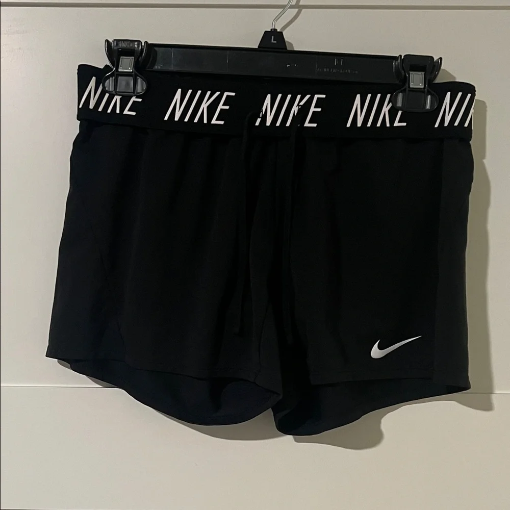 Nike Womens Dry French Terry Attack Training Shorts - Picture 2 of 9